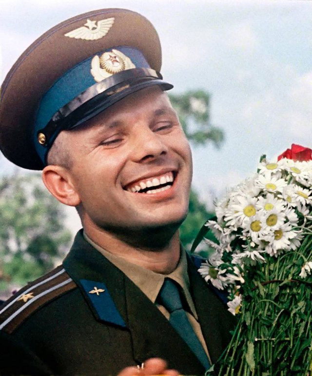 День космонавтики - архивные фото Юрия Гагарина, который покорил космос