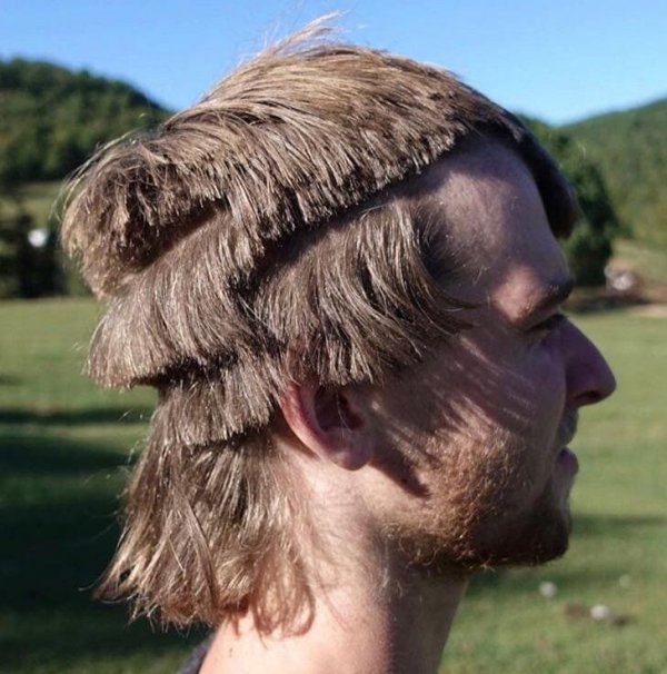 Подстригите меня, пожалуйста, в стиле «если бы дабстеп стал причёской»