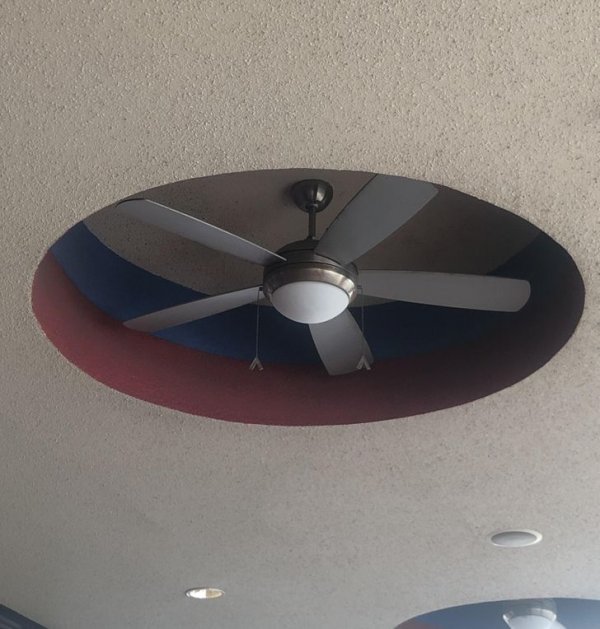 Отверстие в потолке нисколько не помогает вентилятору разгонять воздух