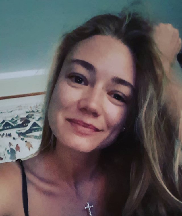 Оксана Акиньшина отмечает 35-летие: нежные фото актрисы, которую прославил Сергей Бодров