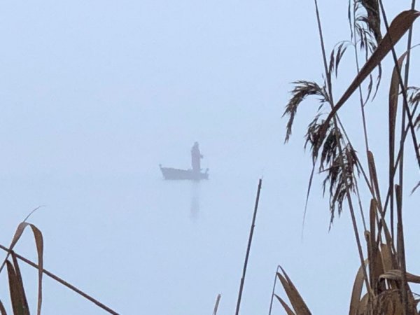 Рыбак туманным утром