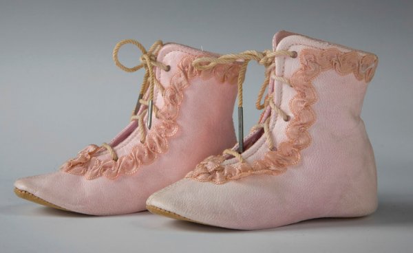 Пара детских кожаных ботинок, начало XX века