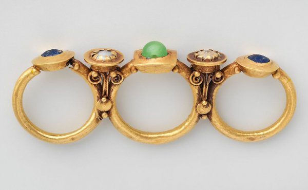 Тройное кольцо из золота и драгоценных камней, Римская империя, III–IV век