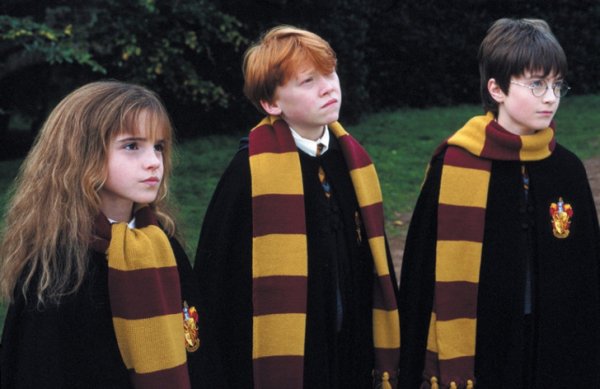 Стиль, в котором носят шарфы герои франшизы «Гарри Поттер», намекает на различия в их характерах