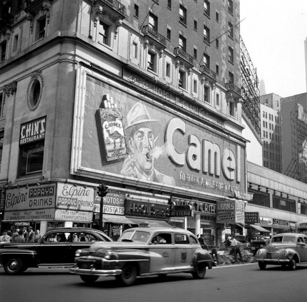 Рекламный щит Camel, Нью–Йорк, отель &quot;Clardige&quot; на Таймс–сквер (1941–1966)