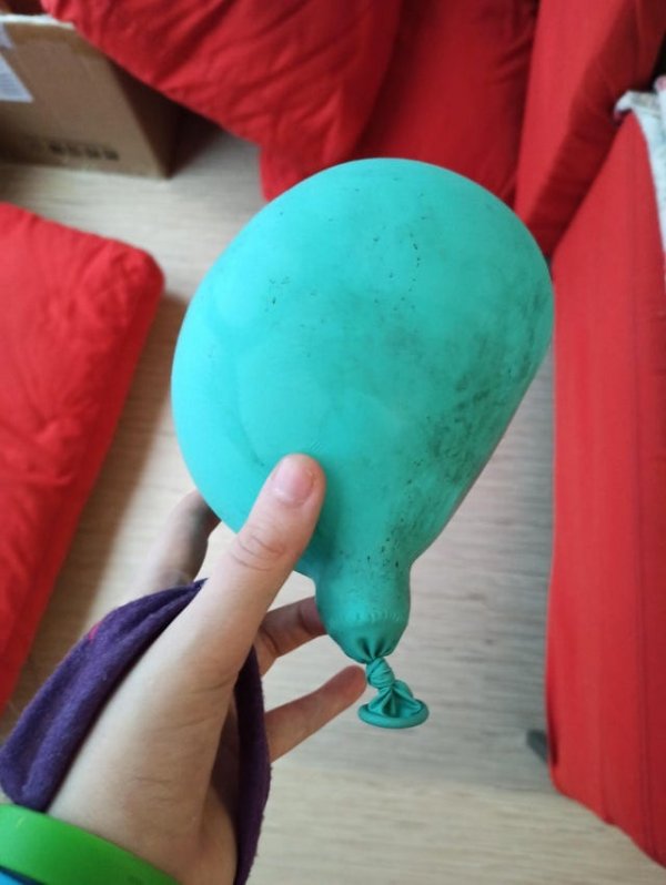 Этот воздушный шар у меня уже как минимум 3 года, а это значит, что в нём воздух до коронавируса