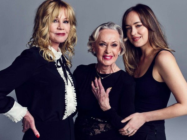 Мелани Гриффит, Типпи Хедрен и Дакота Джонсон для The Hollywood Reporter (2017) Мелани Гриффит, Типпи Хедрен и Дакота Джонсон для The Hollywood Reporter (2017)