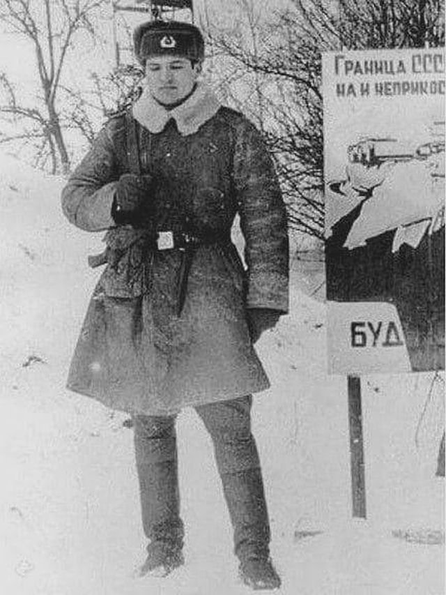 Александр Лукашенко во время службы в пограничных войсках СССР, 1970 год.
