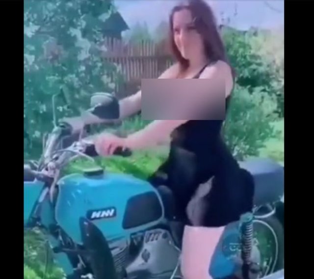 Девушка и мотоцикл, знакомый многим