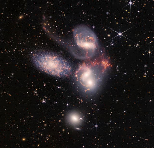 Rосмический телескоп «Джеймс Уэбб» прислал новые снимки для NASA