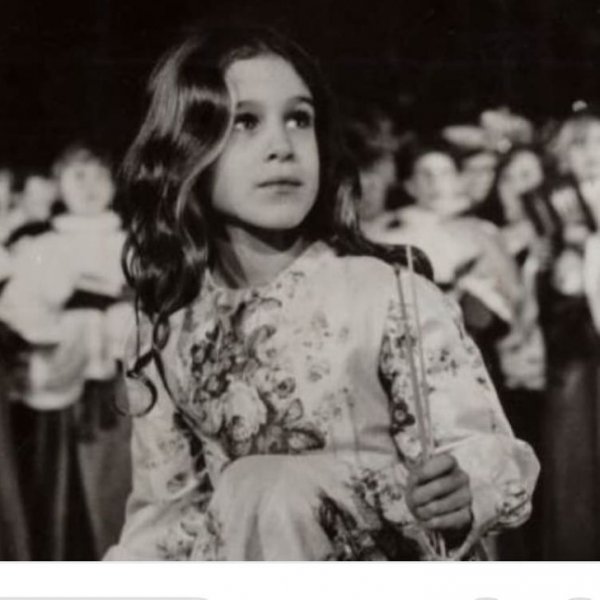«Моя первая работа. „Девочки со спичками“, 1974 год. Это были 5 очень счастливых дней. Тогда родилась моя любовь к актерскому мастерству» (Сара Джессика Паркер)