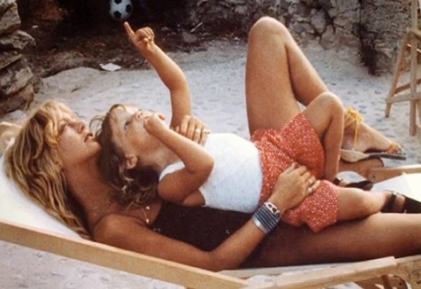 Голди Хоун с дочерью Кейт Хадсон