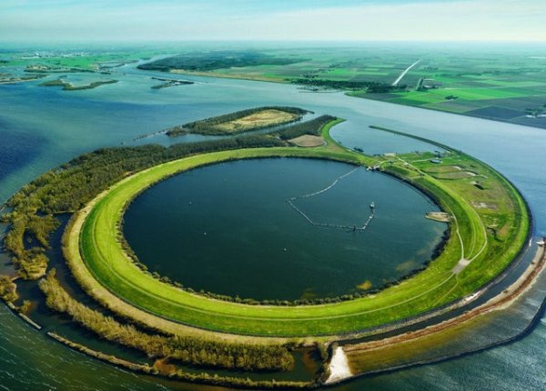 Искусственный остров для хранения загрязнённого ила, Нидерланды