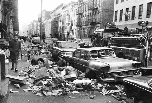Заваленный отходами Нью-Йорк во время забастовки мусорщиков, США, 1968 год.