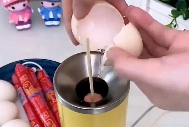 Необычный прибор для приготовления яичницы