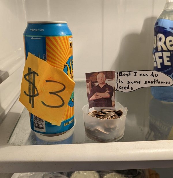 Коллега поставил цену на пиво в холодильнике, я решил поторговаться
