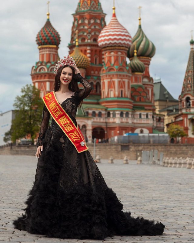 40-летняя Нина Банная из Москвы стала «Миссис Россия 2022»
