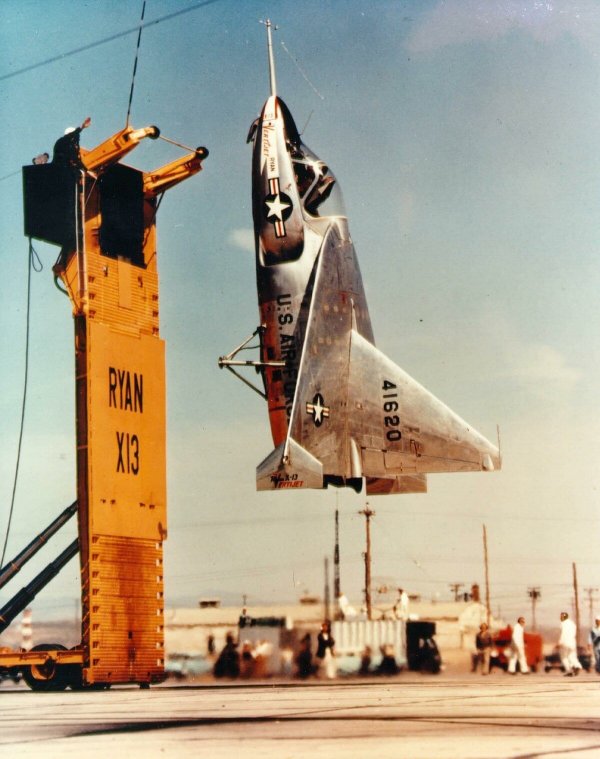X-13 Vertijet умел взлетать «с хвоста»