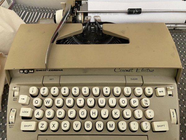&quot;Я нашёл пишущую машинку моей мамы, и она отлично работает&quot;