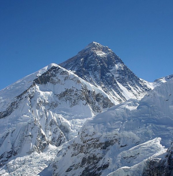 Есть 14 гор высотой более 8 000 м. Все они в Азии