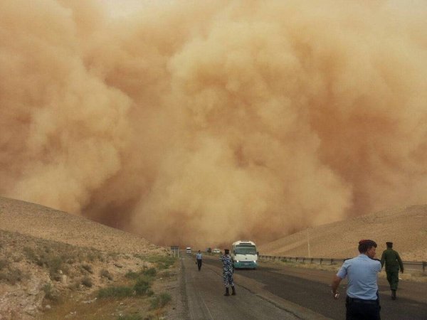 Песчаная буря в Иордании