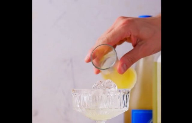 Рецепт освежающего лимончелло шприц