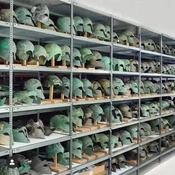 Бронзовые шлемы классического периода Греции (середина 5 века до нашей эры)