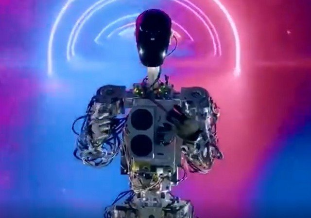 Илон Маск показал робота Optimus, которого можно купить за 20 тысяч долларов