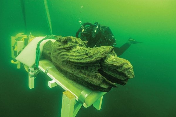 Носовое украшение 500-летнего затонувшего корабля — морское чудовище, проглотившее кричащего человека
