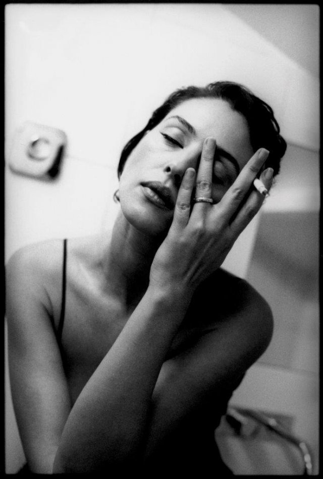 Невероятная Моника Беллуччи в объективе фэшн-фотографа Чико Биаласа, 1997 год