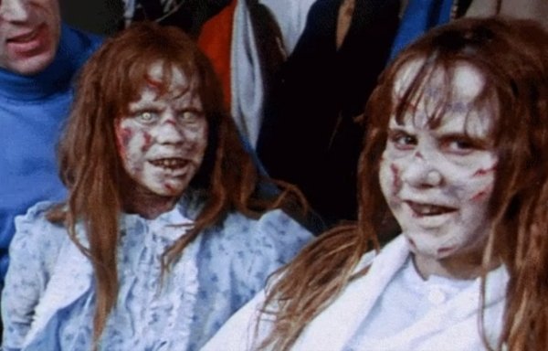 Линда Блэр и её аниматронный дублёр на съёмках фильма «Изгоняющий дьявола» (1973)