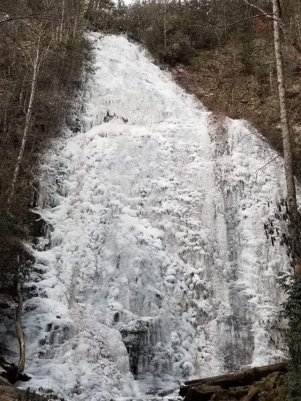 Как будет выглядеть водопад, если он замёрзнет
