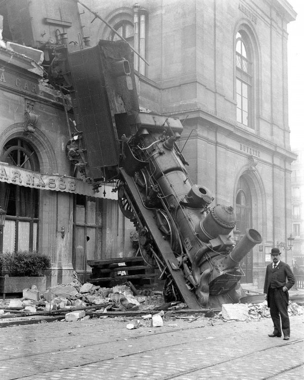 Крушение на вокзале Монпарнас, произошедшее в Париже 22 октября 1895 года