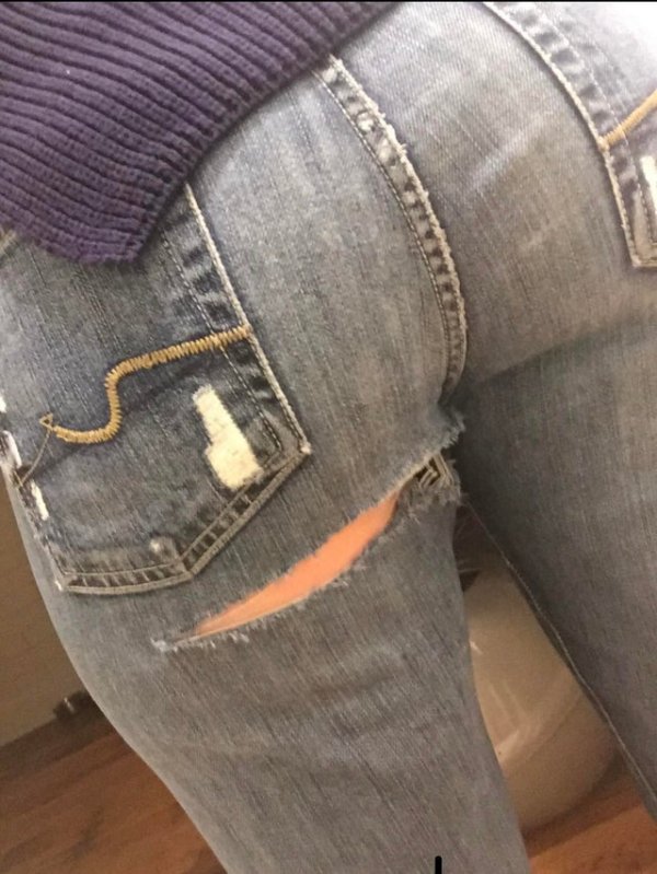 Порвала штаны на работе в свой день рождения. Коллеги уверяли, что почти ничего не заметили