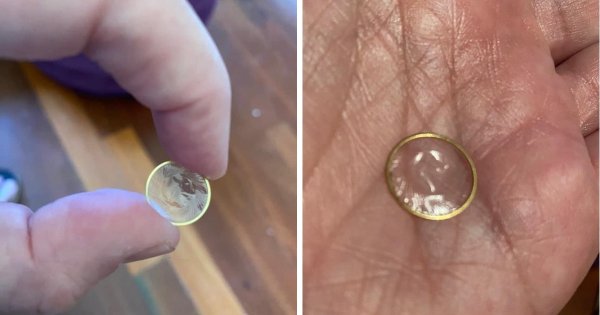 Золотое кольцо с тонким пластиком. Примерно 1 см