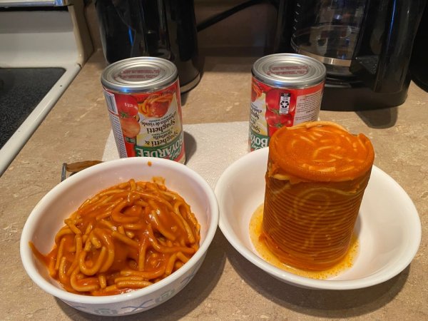 Консервированные спагетти в томатном соусе