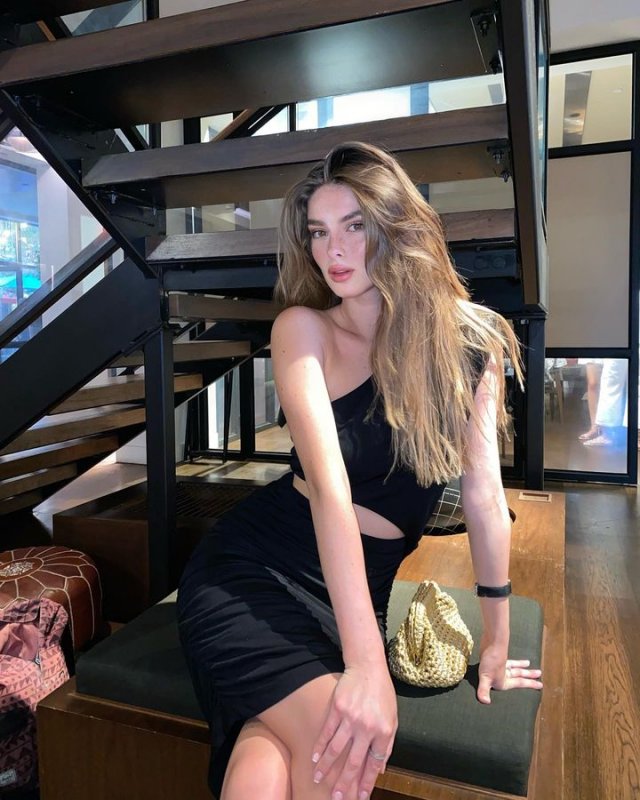 У Леонардо Ди Каприо новая девушка - 19-летняя израильская модель