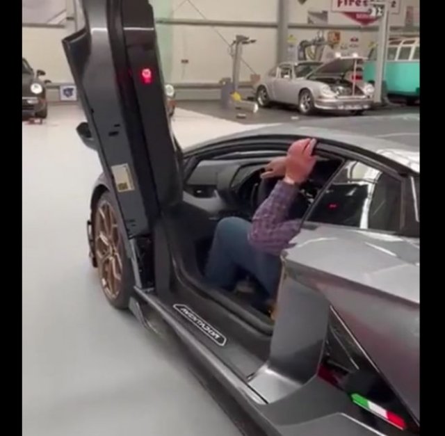 Когда решил купить Lamborghini на пенсии