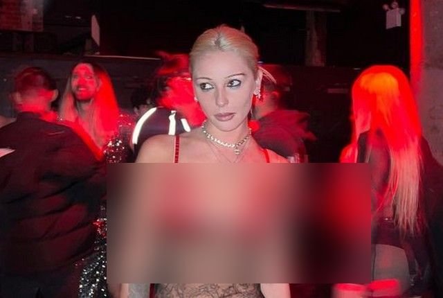 Настя Ивлеева бурно отметила 14 февраля и пришла на вечеринку в &quot;голом платье&quot;