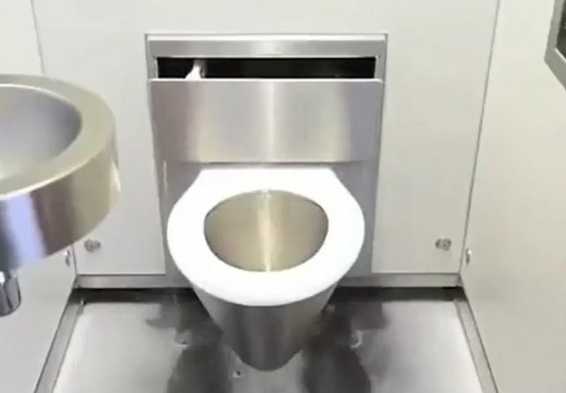 Самоочищающиеся туалеты в Японии