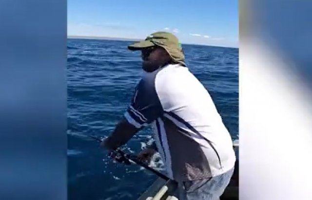 В Австралии рыбак поймал окуня, которого прозвали &quot;Кодзилла&quot;