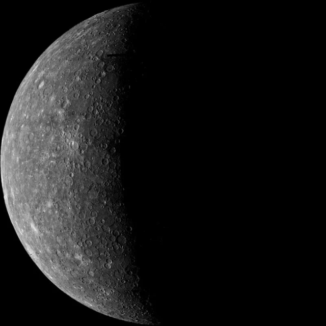 Первое изображение Меркурия, сделанное космическим аппаратом НАСА «Маринер-10» в 1974 году