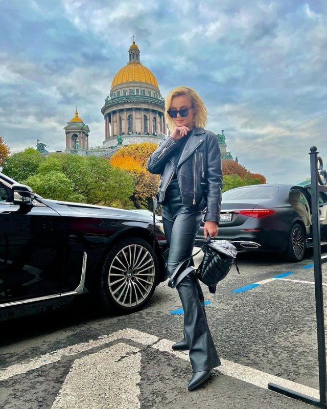 Горячие фото Полины Гагариной, которая отмечает 36-летие