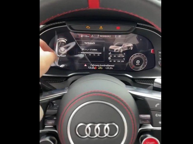 Распаковка новенькой Audi R8