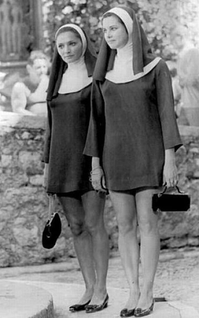 Монашки в мини-юбках, 60-е.