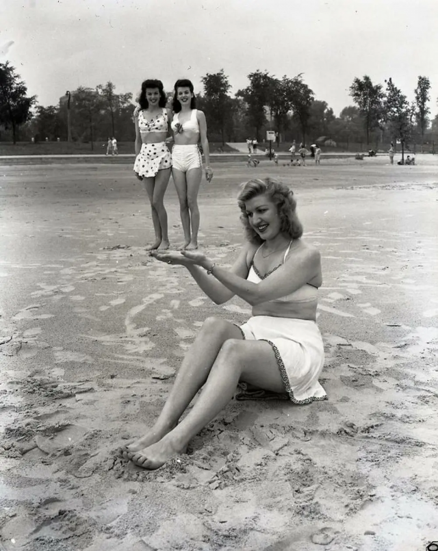 Пляжные развлечения в 1940 году