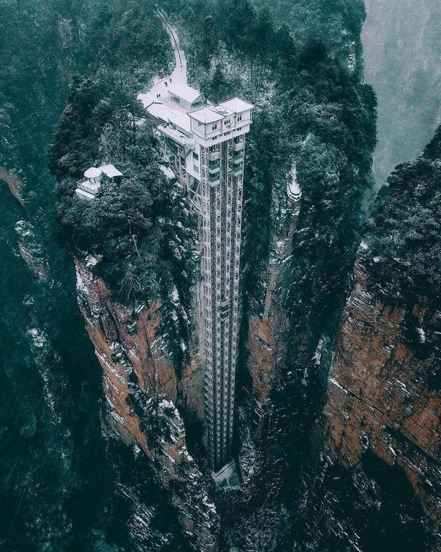 Лифт Байлун — самый высокий внешний лифт в мире