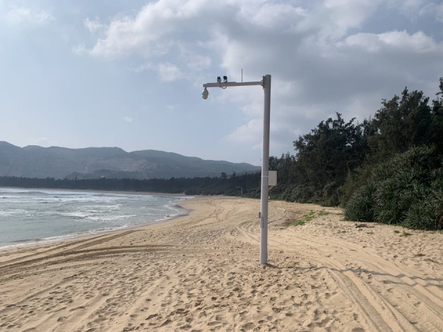 Камеры наблюдения, установленные прямо на пляже