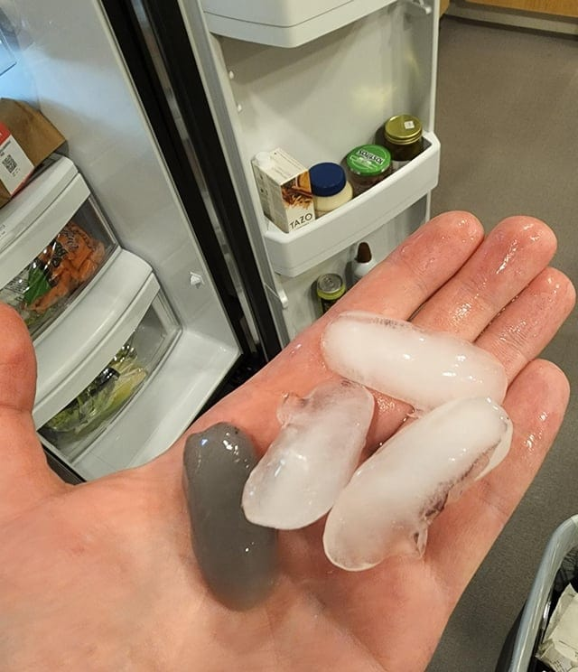 Лёд будет тёмным, если предварительно не пропустить воду через новый фильтр для холодильника