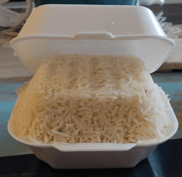 Я заказал дополнительную порцию риса, но не ожидал, что она будет такой большой